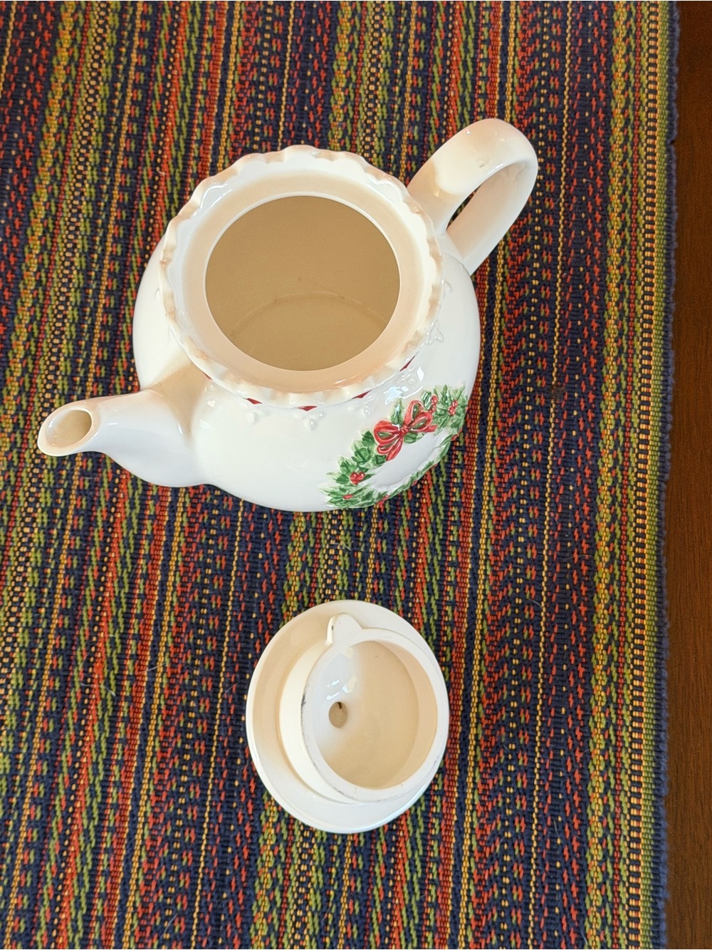 Otagiri Vintage White Ceramic Teapot with Green Wreath and Red Bow - Picture 3 of 7
